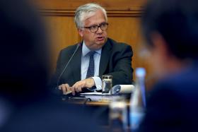 GOVERNO ESTÁ “PROFUNDAMENTE EMPENHADO” NA DESCENTRALIZAÇÃO — MINISTRO ADJUNTO