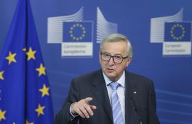 BREXIT: JUNCKER INSISTE QUE NÃO HAVERÁ NOVAS NEGOCIAÇÕES, PORQUE “FORA É FORA”