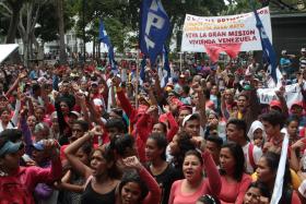 OPOSIÇÃO ULTRAPASSOU ASSINATURAS NECESSÁRIAS PARA SOLICITAR REFERENDO REVOGATÓRIO NA VENEZUELA