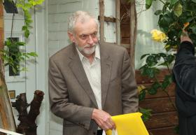 BREXIT: LÍDER TRABALHISTA BRITÂNICO REFORÇA “GABINETE SOMBRA” APÓS DEMISSÕES