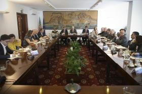 PARCEIROS SOCIAIS INCRÉDULOS COM AUSÊNCIA DO CHEFE DE MISSÃO DO FMI NA REUNIÃO QUE CONVOCOU