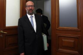 MINISTRO DO AMBIENTE ANUNCIA COMPRA DE 300 NOVOS AUTOCARROS PARA OS TRANSPORTES DO PORTO