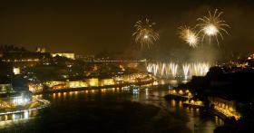 “LENDAS DO ROCK” TEMA DO ESPETÁCULO PIROMUSICAL NA NOITE DE SÃO JOÃO DO PORTO