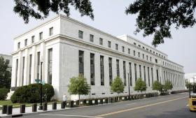 FED DEIXA TAXAS DE JURO INALTERADAS E REVÊ EM BAIXA PREVISÕES DE CRESCIMENTO