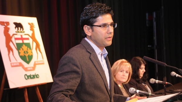 Yasir Naqvi retratado nesta foto de 15 de outubro de 2014. The Canadian Press/Colin Perkel