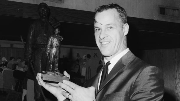 LENDA DO HÓQUEI GORDIE HOWE MORRE AOS 88 ANOS DE IDADE