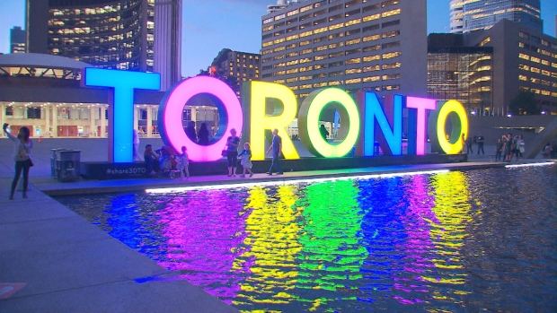 CALOR E ENCERRAMENTO DE ESTRADAS EM TORONTO NESTE FIM DE SEMANA