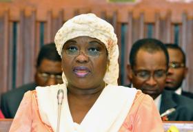 FRELIMO DIZ QUE RENAMO NEGOCEIA AO MESMO TEMPO QUE MATA, SAQUEIA E DESTRÓI