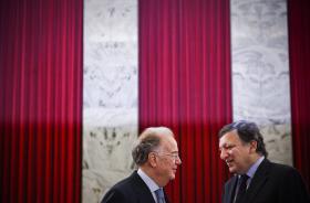 PARLAMENTO APROVA AUDIÇÃO DE JORGE SAMPAIO, BARROSO, PORTAS E MARTINS DA CRUZ SOBRE GUERRA DO IRAQUE