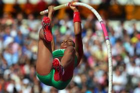 RIO2016: ELEONOR TAVARES FEZ MÍNIMO NO SALTO COM VARA