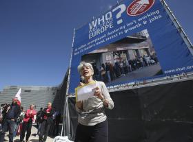 SANÇÕES: CONFEDERAÇÃO EUROPEIA DE SINDICATOS APELA PARA “MÃO LEVE” DE BRUXELAS