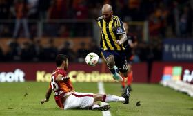 RAÚL MEIRELES ANUNCIA SAÍDA DOS TURCOS DO FENERBAHÇE