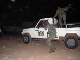 ATAQUE A BASE MILITAR NO MALI PROVOCA 17 MORTOS E 35 FERIDOS