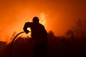 INCÊNDIOS: FOGO EM MANTEIGAS ATINGE ÁREA DO PARQUE NATURAL DA SERRA DA ESTRELA