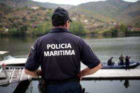 POLÍCIA MARÍTIMA PROCURA DESAPARECIDO NO TEJO QUE CAIU DE UM BARCO