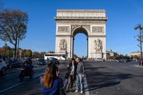 NICE/ATENTADO: EVENTOS DE VERÃO COMO O ‘CHAMPS-ELYSÉES SEM CARROS’ ANULADOS