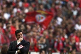 BENFICA PERDE FRENTE AO SHEFFIELD WEDNESDAY DE CARLOS CARVALHAL