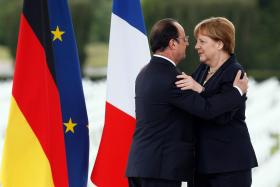 MUNIQUE/ATAQUE: HOLLANDE E MERKEL DEFENDEM COOPERAÇÃO MAIS PRÓXIMA CONTRA TERROR