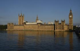 BREXIT: MARCHA JUNTA MILHARES EM LONDRES CONTRA SAÍDA DA UE