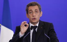 SARKOZY ACUSA HOLLANDE DE FALTA DE DETERMINAÇÃO NA LUTA CONTRA TERRORISMO