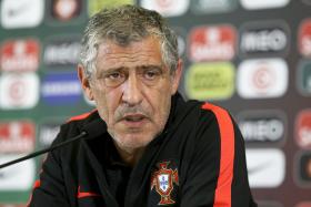 EURO2016:  FERNANDO SANTOS DESTACA “ALTRUÍSMO” E “ATITUDE FANTÁSTICA” DE RONALDO