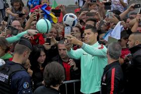RONALDO AGRADECE APOIO E PROMETE DAR O MELHOR NA MEIA-FINAL DO EURO2016