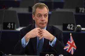 BREXIT: NIGEL FARAGE ANUNCIA DEMISSÃO DA LIDERANÇA DO UKIP
