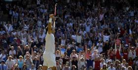 ROGER FEDERER ASSEGURA NONA PRESENÇA NAS MEIAS-FINAIS DO TORNEIO DE WIMBLEDON