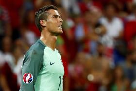 EURO2016: RONALDO MARCA A GALES E IGUALA RECORDE DE PLATINI, COM NOVE GOLOS