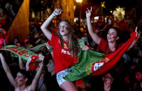 EURO2016: CABO-VERDIANOS DESEJAM SORTE A PORTUGAL, MAS DIVIDEM-SE EM RELAÇÃO AO VENCEDOR