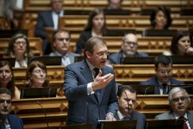 PASSOS COELHO DIZ QUE NÃO ACREDITA QUE GOVERNO CUMPRA METAS PARA 2016