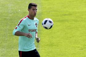 EURO2016: RONALDO DIZ QUE “TUDO É POSSÍVEL”, MAS DÁ LIGEIRO FAVORITISMO À FRANÇA