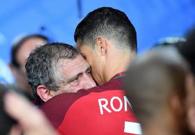 EURO2016: FERNANDO SANTOS DIZ QUE PORTUGAL GANHOU “COM MÉRITO PRÓPRIO”