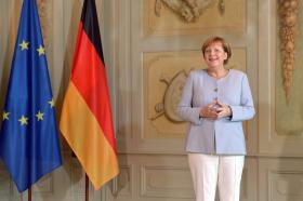 BREXIT: MERKEL QUER QUE O GOVERNO BRITÂNICO DEFINA COM RAPIDEZ AS LIGAÇÕES À UE