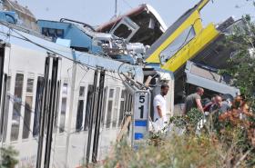 SOBE PARA 27 NÚMERO DE MORTOS EM ACIDENTE DE COMBOIO NO SUL DE ITÁLIA