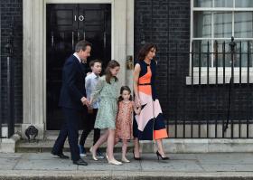 CAMERON DESEJA “CONTÍNUO SUCESSO” AO REINO UNIDO NA HORA DA DESPEDIDA