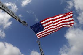 PELO MENOS DOIS POLÍCIAS MORTOS EM TIROTEIO EM BATON ROUGE, EUA