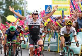 NICE/ATENTADO: ORGANIZAÇÃO DO TOUR DE FRANÇA E AUTORIDADES REUNÉM-SE PARA REFORÇAR SEGURANÇA