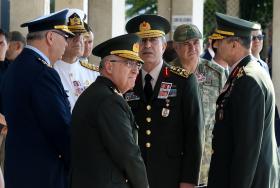 MAIORIA DOS MILITARES “NÃO TEM NADA A VER” COM GOLPE NA TURQUIA, GARANTE ESTADO-MAIOR
