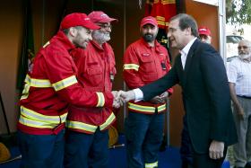 PASSOS COELHO ACUSA GOVERNO DE LIDAR COM A SITUAÇÃO DA BANCA “COM OS PÉS”