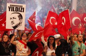 CINCO MORTOS EM CONFRONTOS ENTRE A GUERRILHA CURDA E A POLÍCIA TURCA