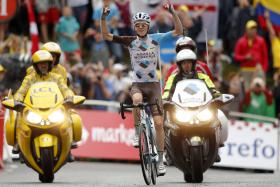 SEGURANÇA REFORÇADA NOS CAMPOS ELÍSIOS PARA FINAL DA VOLTA A FRANÇA EM BICICLETA