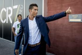 CRISTIANO RONALDO GARANTE NÃO ESTAR OBCECADO COM A BOLA DE OURO