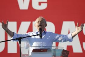 PRESIDENTE TURCO DIZ QUE UNIÃO EUROPEIA NÃO CUMPRE ACORDO SOBRE REFUGIADOS