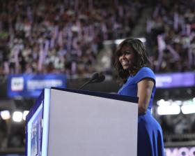 EUA/ELEIÇÕES: MICHELLE OBAMA DIZ QUE SÓ CLINTON TEM QUALIDADES PARA SER PRESIDENTE