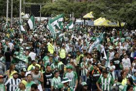 TRÊS MORTOS E DEZENAS DE FERIDOS APÓS FINAL DA TAÇA DOS LIBERTADORES DE FUTEBOL