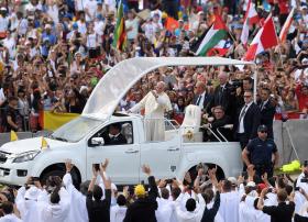 PAPA FRANCISCO PEDE AOS JOVENS PARA ACREDITAREM EM “NOVO MUNDO SEM ÓDIOS OU FRONTEIRAS”