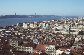 LOJISTAS ABANDONAM RUA DE S. LÁZARO PARA CÂMARA DE LISBOA FAZER CASAS DE RENDA ACESSÍVEL