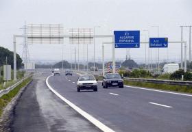 ACIDENTE NA A2 EM CASTRO VERDE FAZ DOIS MORTOS E TRÊS FERIDOS – BOMBEIROS