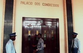 ANO LEGISLATIVO FECHA EM ANGOLA COM DEPUTADOS A PEDIREM ASSESSORES